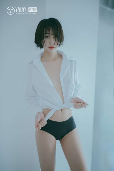 女行长撅起大白屁股